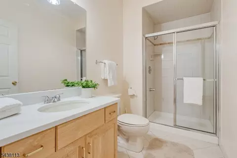Bath - 19 Devonshire Dr, Randolph, NJ 07869 photo 5 of 7