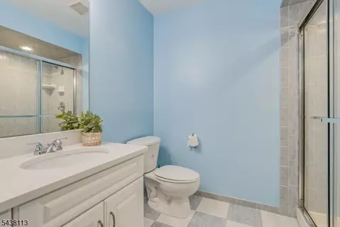 Bath - 19 Devonshire Dr, Randolph, NJ 07869 photo 6 of 7