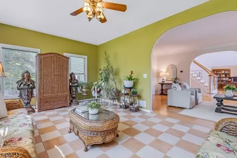 Entry Way - 19 Devonshire Dr, Randolph, NJ 07869 photo 2 of 5