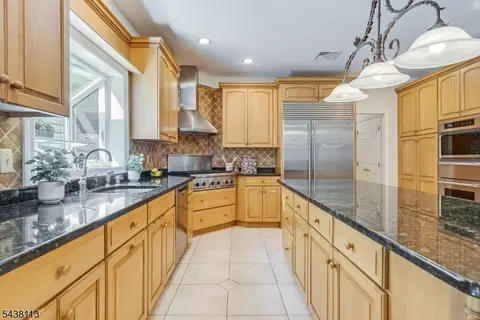 Kitchen - 19 Devonshire Dr, Randolph, NJ 07869 photo 2 of 6