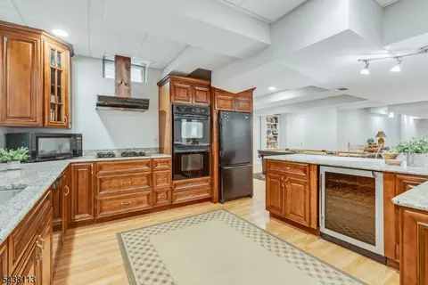 Kitchen - 19 Devonshire Dr, Randolph, NJ 07869 photo 6 of 6