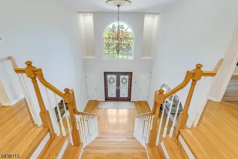 Entry Way - 19 Devonshire Dr, Randolph, NJ 07869 photo 3 of 5