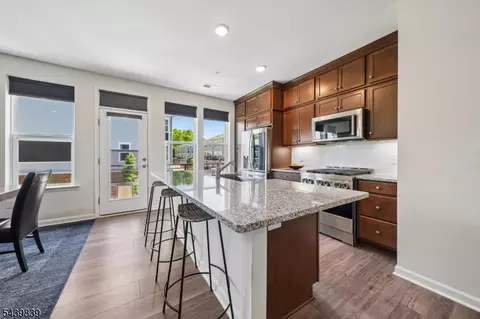 7 Jessica Ln 11202, Union, NJ 07083