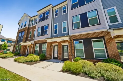 7 Jessica Ln 11202 #1120, Union, NJ 07083