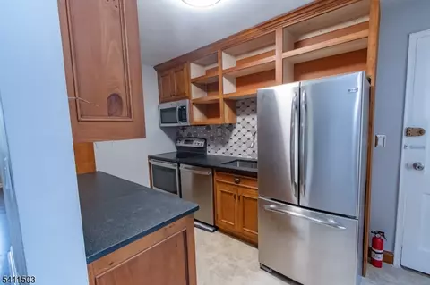 Kitchen - 72 Troy Dr # D, Springfield, NJ 07081 photo 1 of 6
