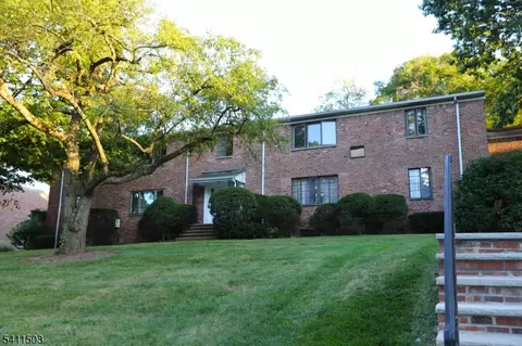 Exterior - 72 Troy Dr # D, Springfield, NJ 07081 photo 1 of 3