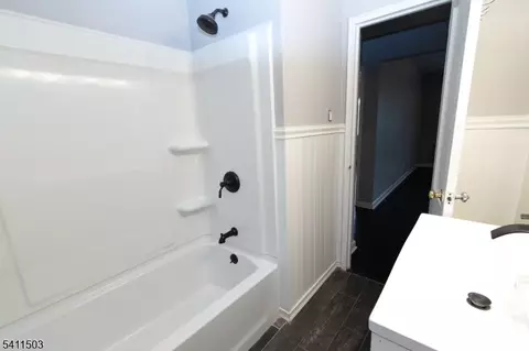 Bath - 72 Troy Dr # D, Springfield, NJ 07081 photo 3 of 3