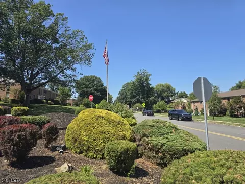 72 Troy Dr # D, Springfield, NJ 07081