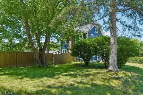 Exterior - 48 Mountain Ave, Mendham, NJ 07945 photo 9 of 10