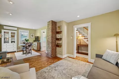 Entry Way - 48 Mountain Ave, Mendham, NJ 07945 photo 1 of 8