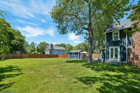 Exterior - 48 Mountain Ave, Mendham, NJ 07945 photo 5 of 10