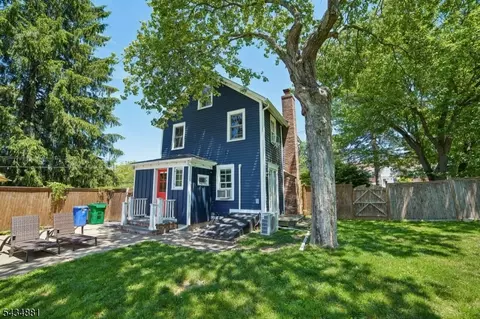 Exterior - 48 Mountain Ave, Mendham, NJ 07945 photo 4 of 10