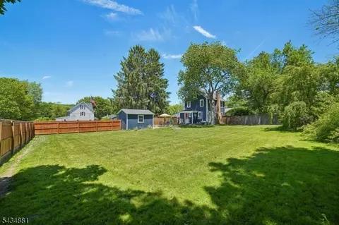 Exterior - 48 Mountain Ave, Mendham, NJ 07945 photo 6 of 10