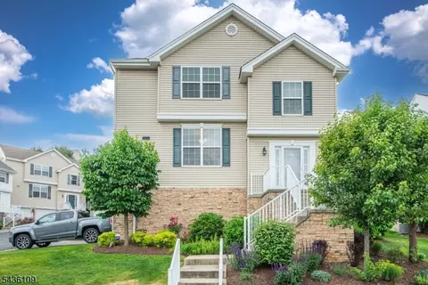 117 Sowers Dr, Hackettstown, NJ 07840