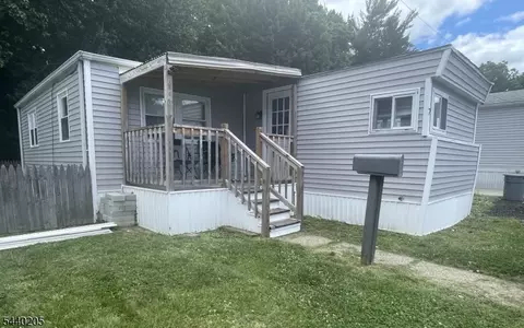 7 5th St, Wayne, NJ 07470