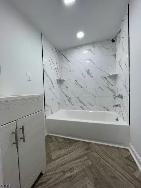Bath - 7 5th St, Wayne, NJ 07470 photo 2 of 3