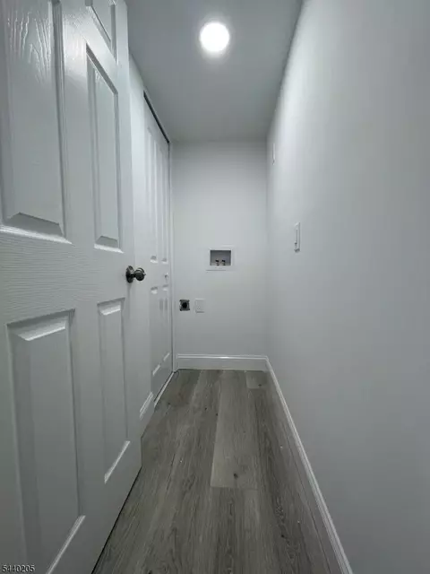 Entry Way - 7 5th St, Wayne, NJ 07470 photo 2 of 4