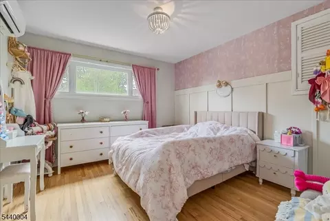 Bedroom - 9 Linden Ln, Wayne, NJ 07470 photo 2 of 3