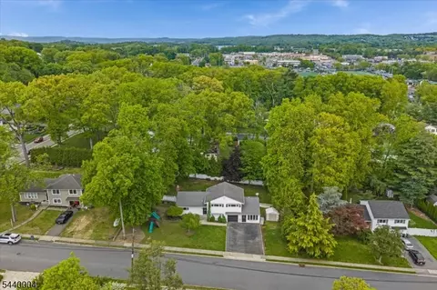 View/Area - 9 Linden Ln, Wayne, NJ 07470 photo 6 of 10