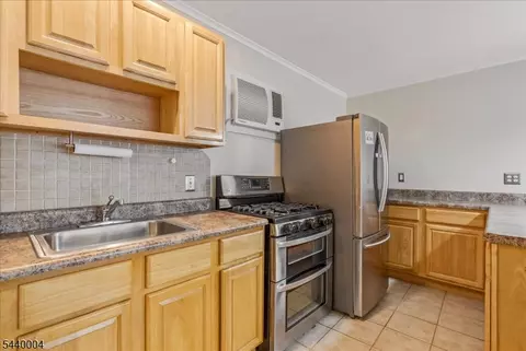 Kitchen - 9 Linden Ln, Wayne, NJ 07470 photo 6 of 6