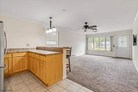 Living - 9 Linden Ln, Wayne, NJ 07470 photo 2 of 5