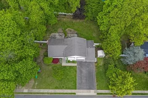 View/Area - 9 Linden Ln, Wayne, NJ 07470 photo 1 of 10