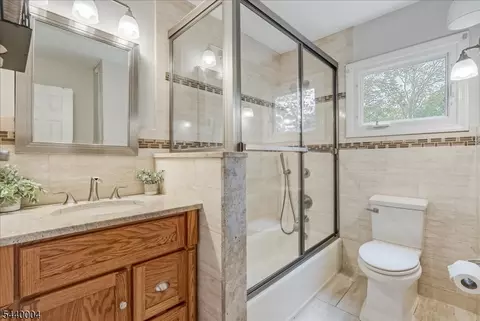 Bath - 9 Linden Ln, Wayne, NJ 07470 photo 2 of 2