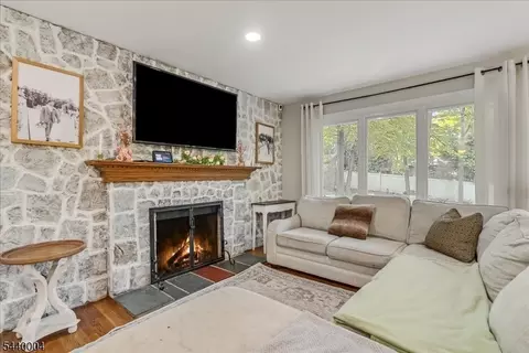 9 Linden Ln, Wayne, NJ 07470 photo 9