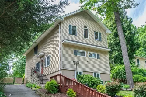 70 W Lake Shore Dr, Rockaway, NJ 07866