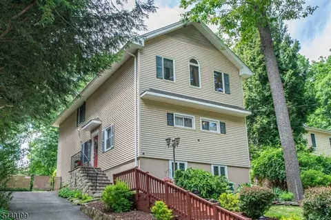 70 W Lake Shore Dr, Rockaway, NJ 07866