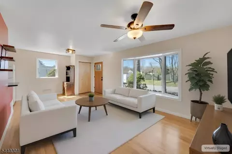 Living - 20 Kievit Rd, Wayne, NJ 07470 photo 5 of 9