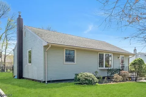 20 Kievit Rd, Wayne, NJ 07470 photo 3