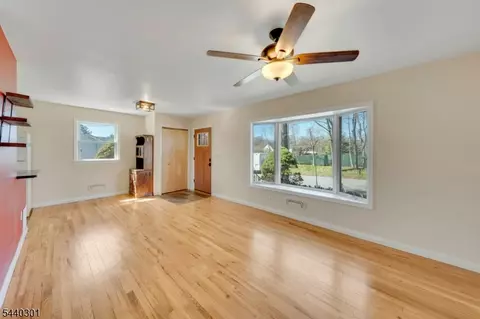 Living - 20 Kievit Rd, Wayne, NJ 07470 photo 6 of 9