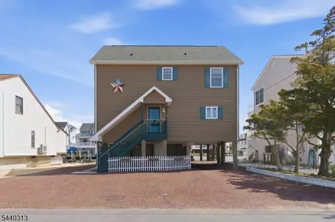 1215 Niihau Dr, Forked River, NJ 08731