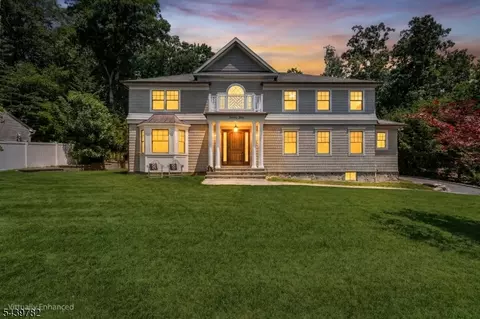 23 Forest Way, Morris Plains, NJ 07950