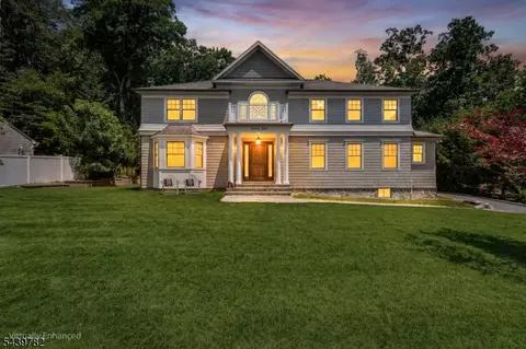 23 Forest Way, Morris Plains, NJ 07950