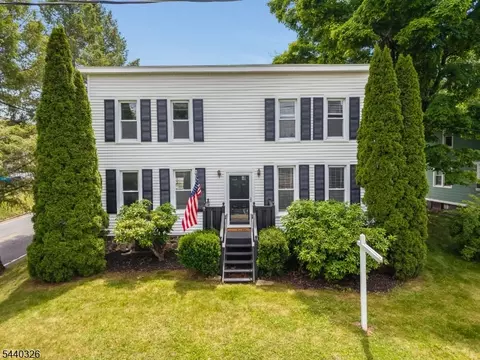 105 Main St, Lebanon, NJ 08833