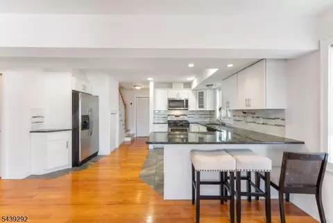 307 Elizabeth Ave #5, Linden, NJ 07036