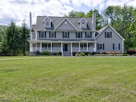 561 Watters Rd, Hackettstown, NJ 07840