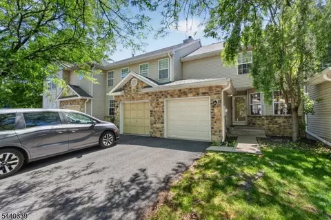 303 Cobblestone Ct, Monmouth Junction, NJ 08852