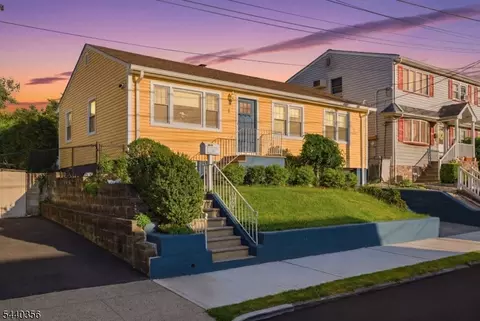 8 West St, North Arlington, NJ 07031