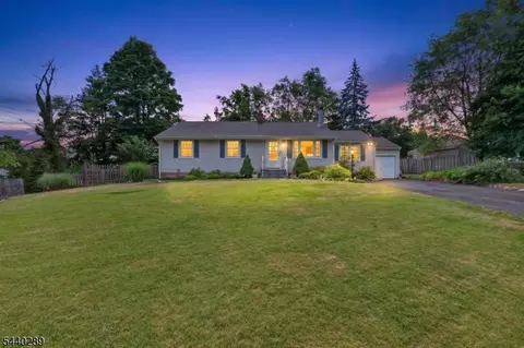 122 Runyon Ave, Piscataway, NJ 08854