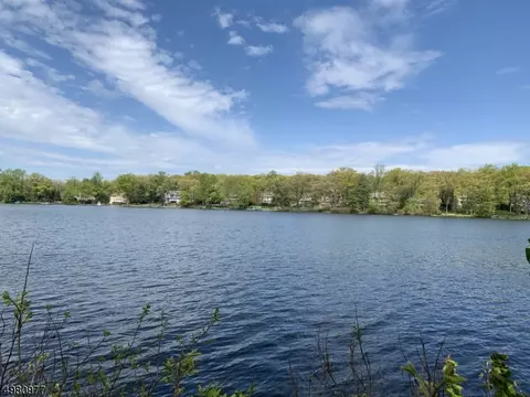 117 Lake Dr, Mountain Lakes Boro, NJ 07046