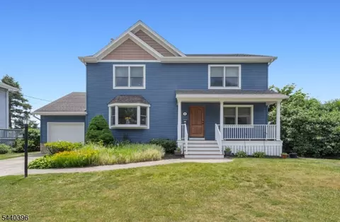512 Lyster Ave, Saddle Brook, NJ 07663