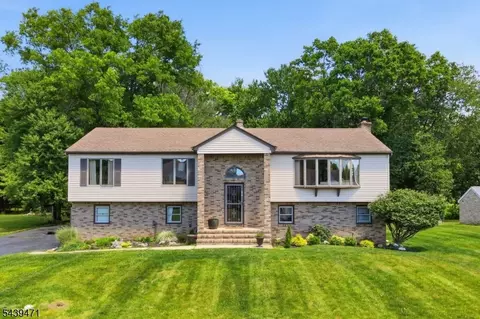 383 Talbot Dr, Fairfield, NJ 07004