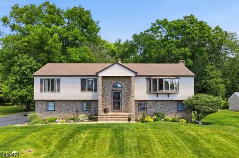 383 Talbot Dr, Fairfield, NJ 07004