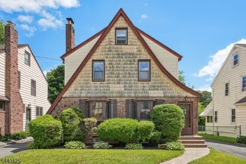 21 Ferncliff Rd, Bloomfield, NJ 07003