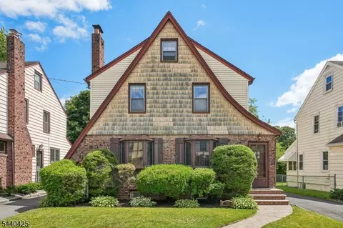 21 Ferncliff Rd, Bloomfield, NJ 07003