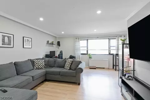 Living - 25 Grand Ave #1E, Hackensack, NJ 07601 photo 2 of 3