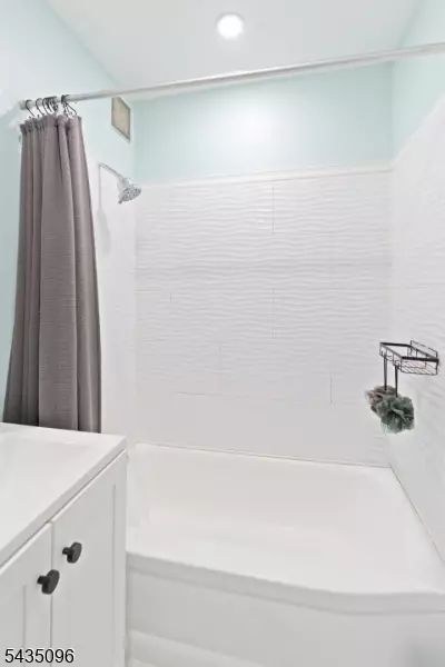 Bedroom - 25 Grand Ave #1E, Hackensack, NJ 07601 photo 3 of 5